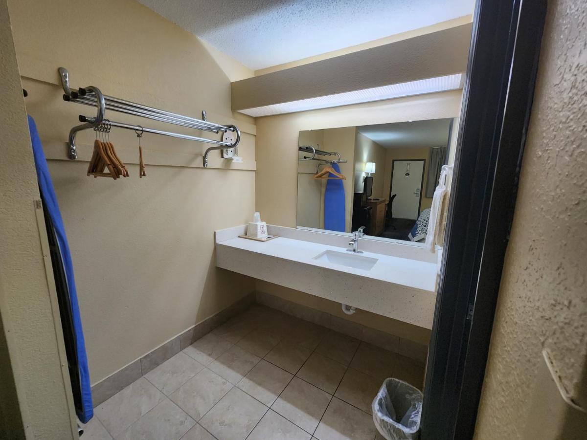 Budget Host Inn Гендерсон Екстер'єр фото
